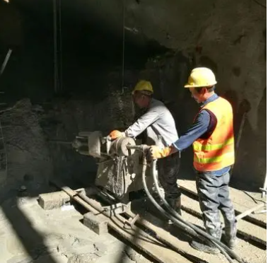 新罗水下抗分散灌浆料特点 水下不分散注浆料介绍